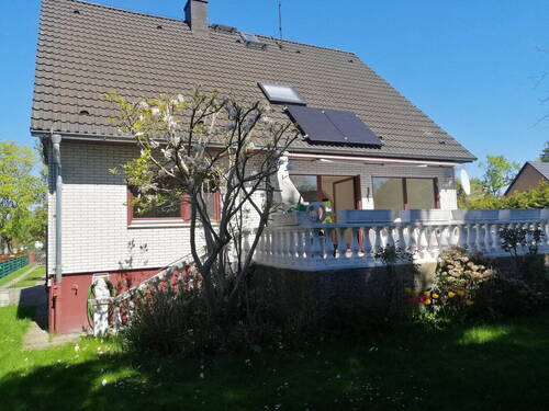 Haus Südansicht - RESERVIERT Einfamilienhaus Massivhaus Einliegerwohnung ruhige Wohnlage Keller Garten