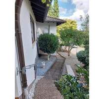 FREISEN! Freistehendes 1-2 Familienhaus mit großer Einliegerwohnung, Wintergarten, Terrasse, Garten und Doppelgarage (+Tor-Zufahrt Rückseite)
