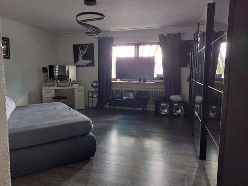 UG: Zimmer - 
