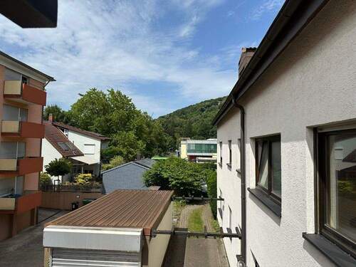 Blick vom Balkon - Etagenwohnung mit 81,00 m² in Ettlingen zum Kaufen