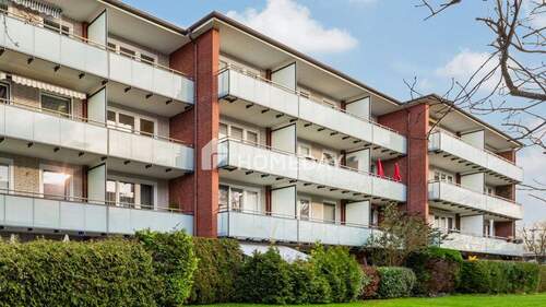 Außenansicht 2 - Helles Zuhause mit Freizeitwert: Pool, Sauna und Tiefgarage