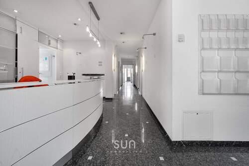 EMPFANG - 7 Zimmer Etagenwohnung in Königstein im Taunus