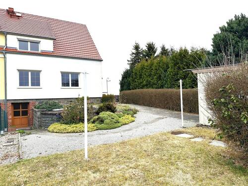 Blick vom Garten - Doppelhaushälfte mit 80,00 m&sup2; in Lawalde / Lauba zum Kaufen