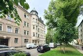 Hausansicht - Erstbezug nach Sanierung! WG-geeignet + Wohnen am Campus... 2 Zimmer + EBK + Balkon + Bad mit Wanne + Gäste-WC+ schöner Garten