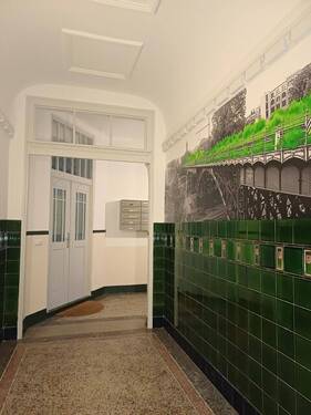 Hauseingang - 2 Zimmer Etagenwohnung zur Miete in Chemnitz