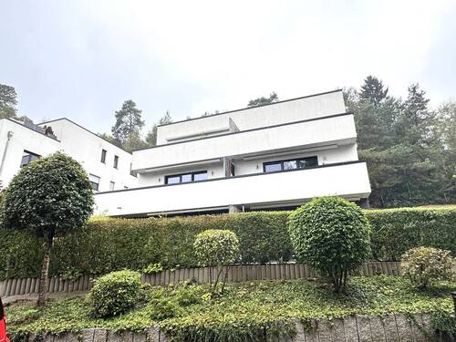 Hausansicht - ***STADTNAH UND RUHIG - MODERNE WOHNUNG IN BUCHHOLZ MIT AUFZUG BALKON UND TIEFGARAGE***