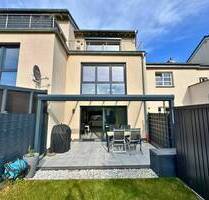 Exklusive Doppelhaushälfte aus dem Jahr 2018 in beliebter Lage von Pulheim