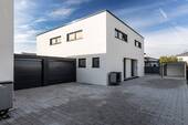 Ansicht Eingang - Stilvolle Neubau-Doppelhaushälfte in Gerolfing