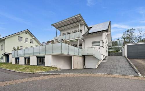 Hofzufahrt - 8 Zimmer Einfamilienhaus zum Kaufen in Fridingen an der Donau