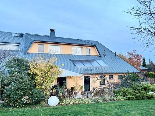 Hausansicht - * Rarität am Stadtrand von Dresden - sehr schönes Haus mit Pferdestall am Naturschutzgebiet*