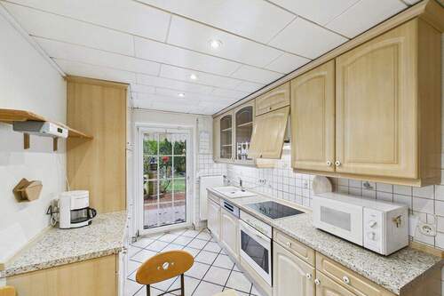 CAM03586G0-PR0066-STILL029 - 