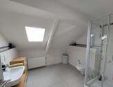 Bad mit Dusche und Fenster - Etagenwohnung mit 64,00 m&sup2; in Trier zur Miete