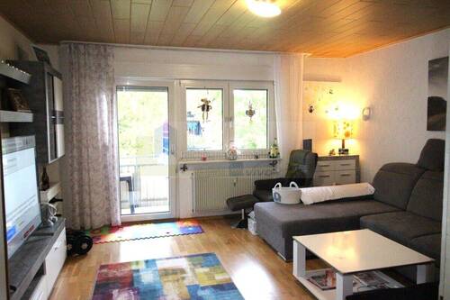 Wohnzimmer - 3 Zimmer Etagenwohnung zur Miete in Villingen-Schwenningen