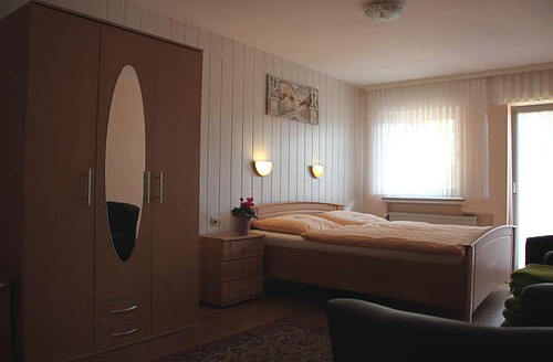 Bild1 - Romatisches Hotel mit Restaurant in der Eifel