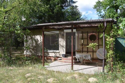 Wochenendhaus - Lichtes Wochenendgrundstück mit massivem Häuschen bei Brodowin - Seenähe