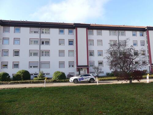 Stadtmitte in Laufnähe - Wunderschöne Erdgeschoßwohnung in guter Lage von Weil am Rhein mit viel Grünfläche.