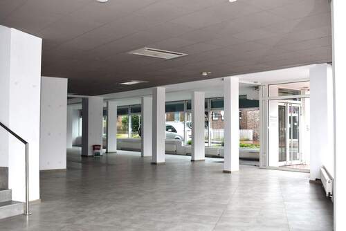 Ladenfläche im Erdgeschoss (vor der Vermietung) - 