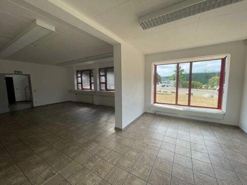 Büro und Empfang EG - 7 Zimmer Büro in Saarbrücken