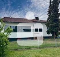 Viel Platz für Familie, Mehrgenerationen oder Vermietung...Wohnhaus mit Einliegerwohnung in Hemhofen