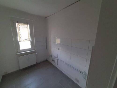 Bild 10 - 1 Zimmer Etagenwohnung zur Miete in Jesewitz