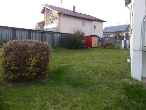 Grün - Etagenwohnung mit 94,00 m&sup2; in Harthausen zur Miete