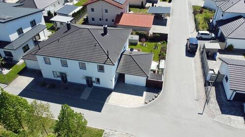 Nordansicht - Charmante, neuwertige Doppelhaushälfte für komfortables Wohnen in ruhiger Lage