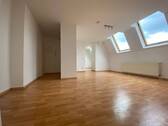 Wohnzimmer - 2 Zimmer Etagenwohnung zur Miete in Magdeburg