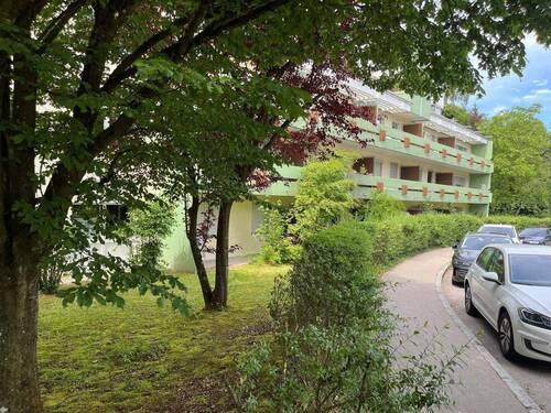 Gebäudeostseite mit der Wohnung im EG - 2-Zi.Whg in Freising Renoviert und frei