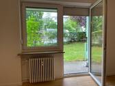 Zugang zur Terrasse mit Vorgarten - 