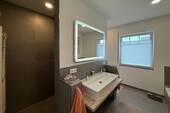 Geräumiges Badezimmer - 