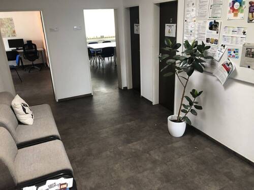 Bürogebäude - 