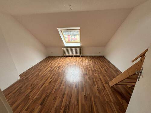 Wohnzimmer - 2 Zimmer Etagenwohnung zur Miete in Kiel