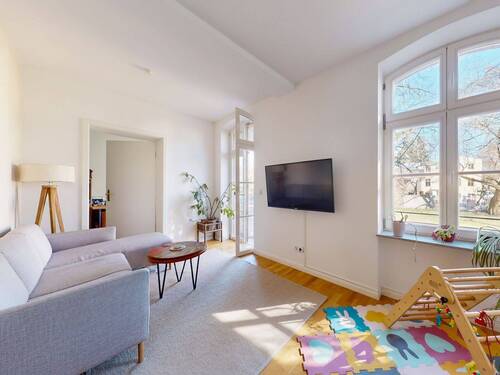 Titelbild - Backsteinarchitektur im historischen Ensemble - 3 Zimmer mit Balkon & Stellplatz