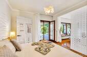 Schlafzimmer - 9 Zimmer Mehrfamilienhaus, Wohnhaus zum Kaufen in Jersbek