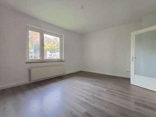 20251009_133746 - Zentral und 3-Zimmer - 649,00 EUR Kaltmiete, ca.  66,50 m² Wohnfläche