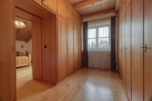 Begehbare Ankleide mit Einbauschränken - 