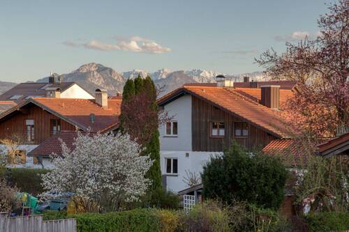 Blick vom Ostbalkon und aus dem Schlafzimmer - 
