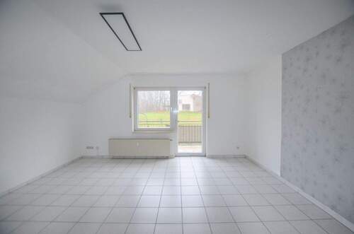 Wohnbereich - Etagenwohnung mit 83,00 m&sup2; in Windhagen zur Miete