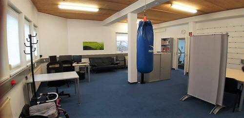 Büro- oder Produktionsraum - Halle in Großbettlingen