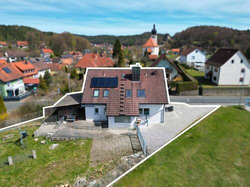 Außenperspektive - 6 Zimmer Mehrfamilienhaus, Wohnhaus zum Kaufen in Obertrubach
