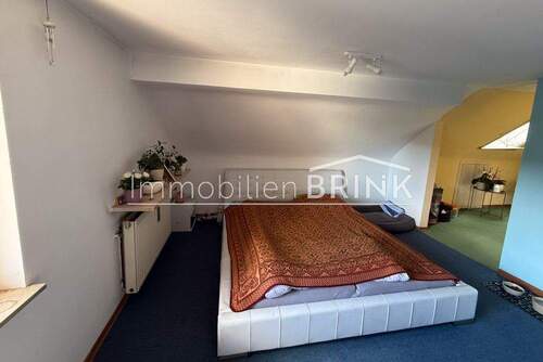 2. Dachgeschossraum mit Fenster - 