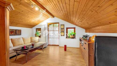 Wohnzimmer 1 - Dachgeschossidylle mit zwei Loggien - Sonne von früh bis spät