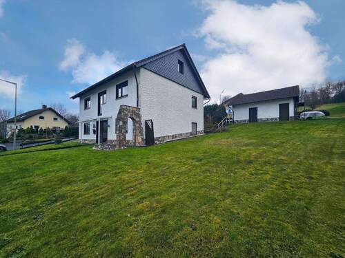 Seitenansicht - 6 Zimmer Einfamilienhaus zum Kaufen in Alsdorf