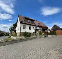 Inkl. 6,3 Ar Bauplatz! Kurzfristig frei! Gepflegtes 2-Fam.-Haus mit 11,3 Ar Grdst., Doppelgarage u. Schuppen in sonniger Ortsrandlage! - Lenningen Unterlenningen