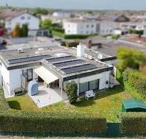 Gepflegter Bungalow mit Einliegerwohnung, Garten und 2 Terrassen in Feldrandlage - Korntal-Münchingen