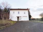 . - ATTRAKTIVES EINFAMILIENHAUS MIT GARAGE IN TOP LAGE