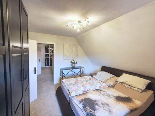 mit Ankleidezimmer anbei - 