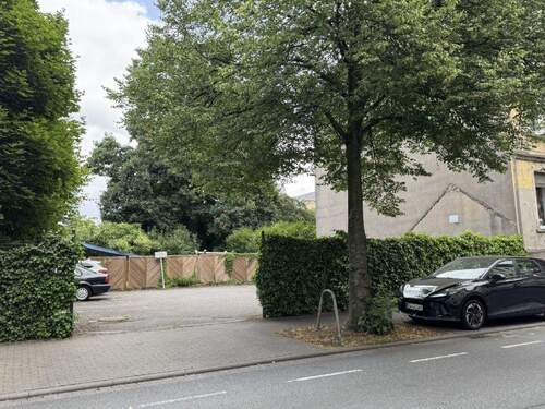 Eigener Stellplatz direkt am Haus - 