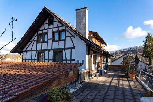 Außenaufnahme - 9 Zimmer Mehrfamilienhaus, Wohnhaus zum Kaufen in Stühlingen