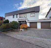 Selten großzügig und komfortabel! Extravag. 1- bis 2-Fam.-Hs. mit 330 m² Wohnfl. und 8,8 Ar Grdst. in idyllischer Ortsrandlage! - Kohlberg